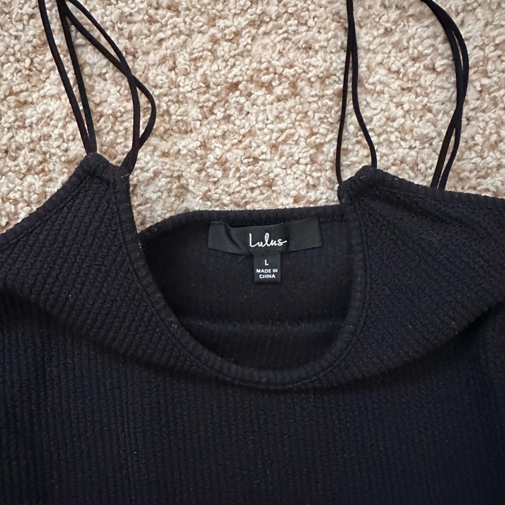 Lulu’s Crop Top - Picture 3 of 3